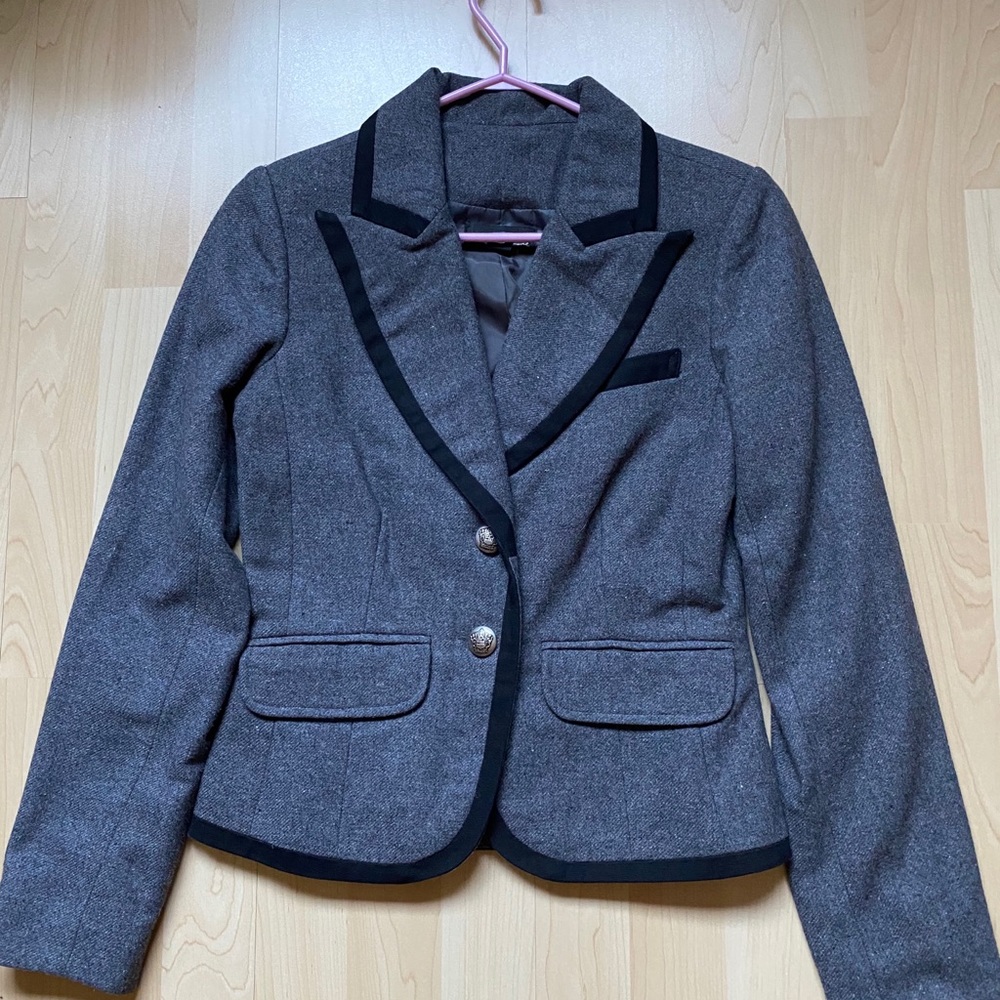 Jackets size small - Picture 3 of 3